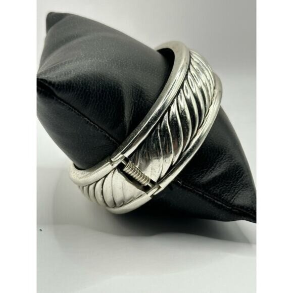 Vintage Silver Tone Hinged Cuff Bracelet With Twisted Rope Design - Picture 3 of 7